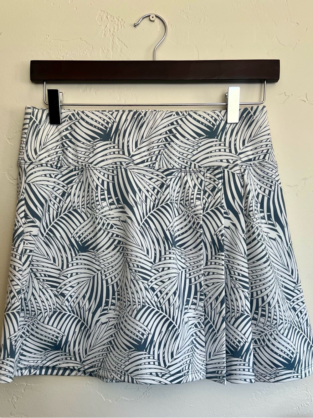 Tommy Bahama skirt w/shorts NWT